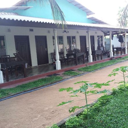 Theepan'S Home Nilaveli Exterior photo